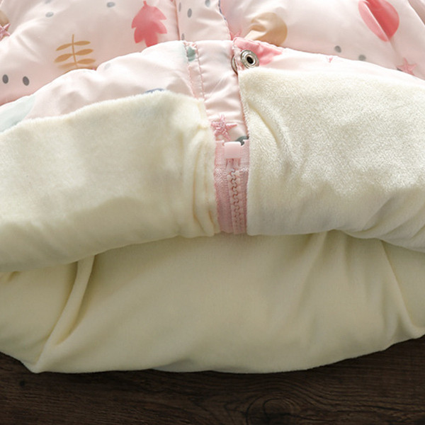 Dnevna dječja jakna za djevojčice s kapuljačom i uzorkom u boji