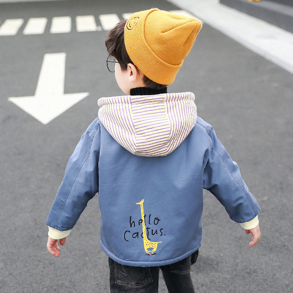 Kapuutsiga ja aplikatsiooniga laste sügisjope poistele