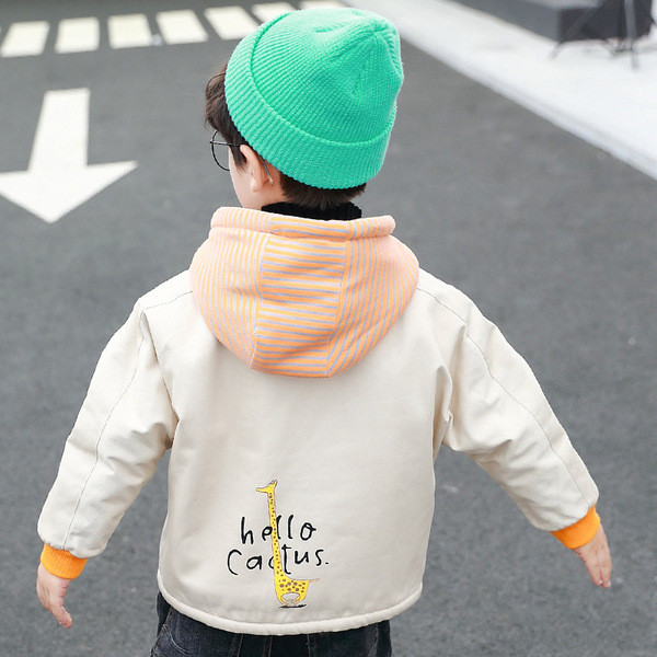 Kapuutsiga ja aplikatsiooniga laste sügisjope poistele