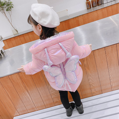 Praegune laste talvejope tüdrukutele elemendiga - seljal liblikas