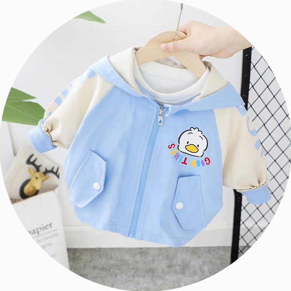 Naujo modelio vaikiška striukė su 3D elementu ir aplikacijomis berniukams