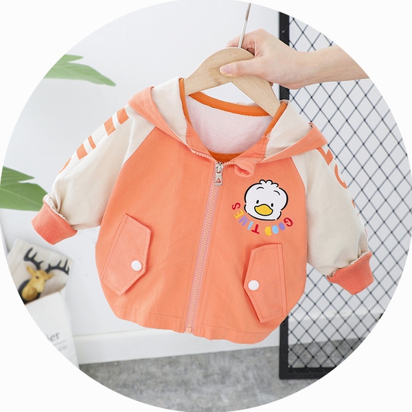 Naujo modelio vaikiška striukė su 3D elementu ir aplikacijomis berniukams