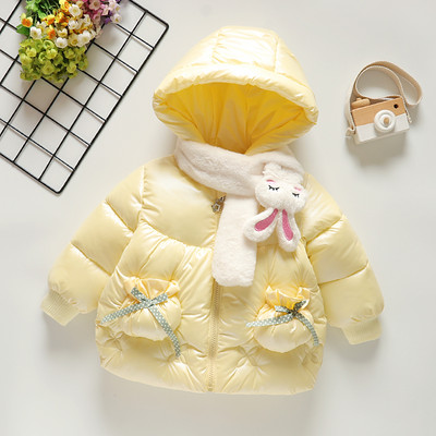 Moderna dječja zimska jakna s elementom pera