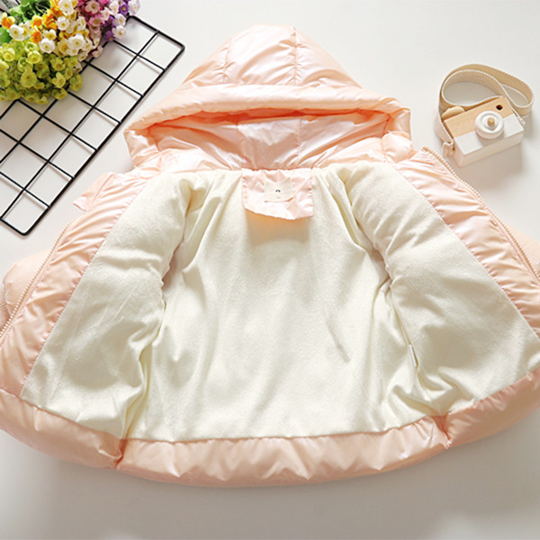 Moderna dječja zimska jakna s elementom pera