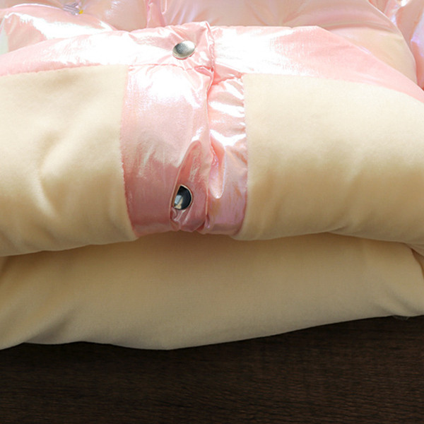 Kapuutsi ja lukuga laste talvejope tüdrukutele