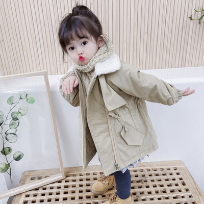 Igapäevane krae ja lipsudega lastejope tüdrukutele