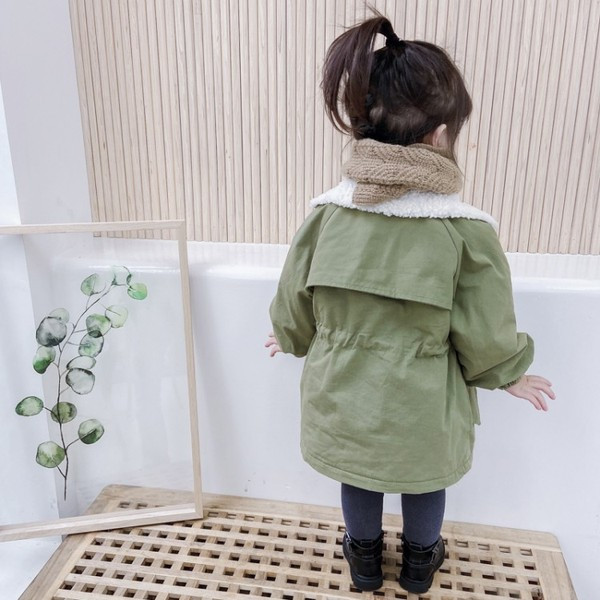 Igapäevane krae ja lipsudega lastejope tüdrukutele