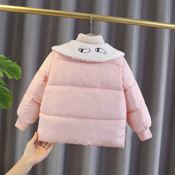 Aktualna dječja jakna za djevojčice sa trakom