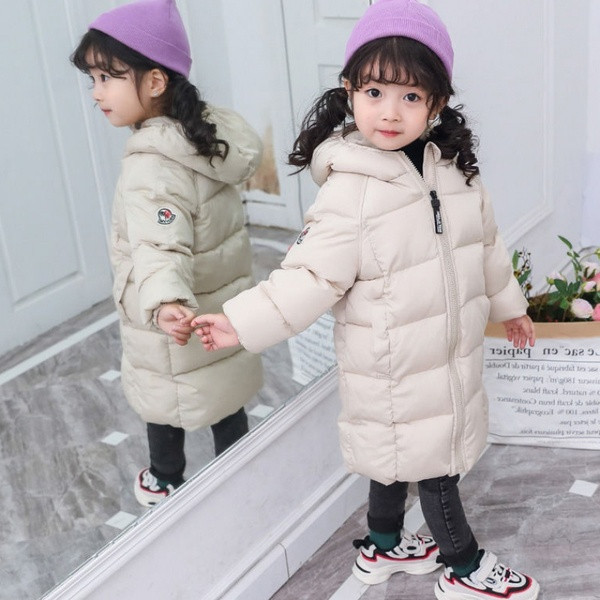 Kapuutsiga ja keskmise pikkusega talvejope - unisex mudel