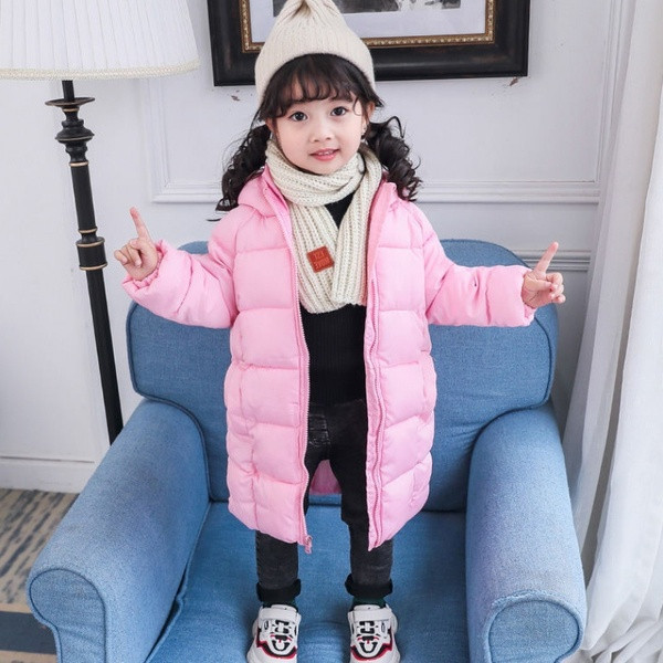 Kapuutsiga ja keskmise pikkusega talvejope - unisex mudel