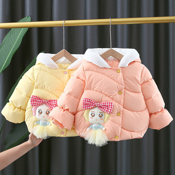 Μοντέρνο παιδικό μπουφάν για κορίτσια με κουκούλα και τρισδιάστατο στοιχείο