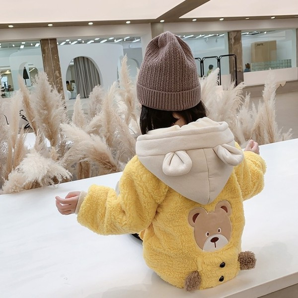 Tüdrukutele sobiv kapuutsiga ja aplikatsiooniga laste vabaaja sulejope