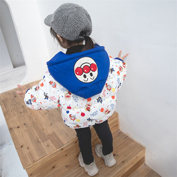 Μοντέρνο παιδικό μπουφάν με κουκούλα και χρωματιστό σχέδιο κατάλληλο για αγόρια και κορίτσια