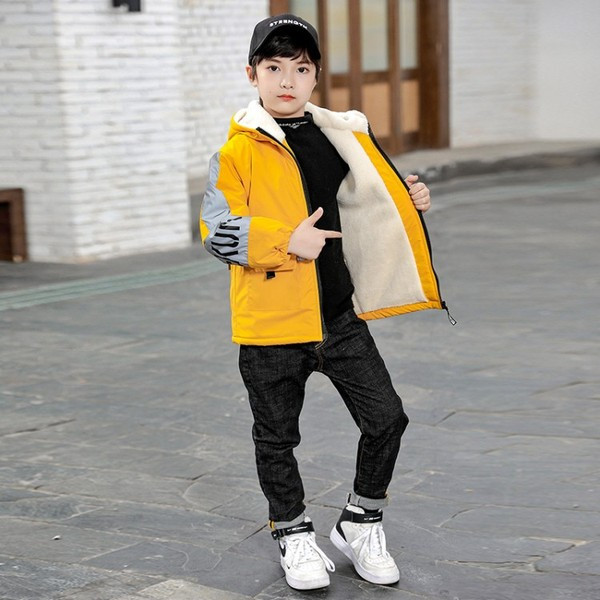 Μοντέρνο παιδικό μπουφάν με κουκούλα για αγόρια
