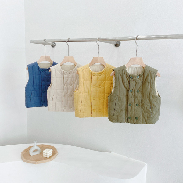 Ovaalse krae ja topeltkinnitusega igapäevane lastevest