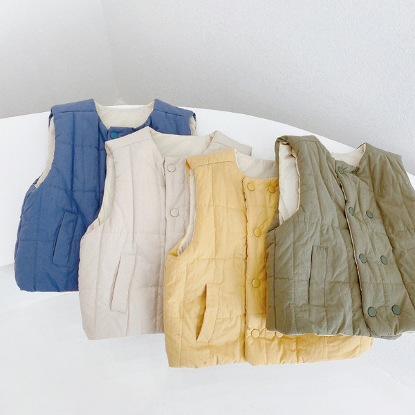 Ovaalse krae ja topeltkinnitusega igapäevane lastevest