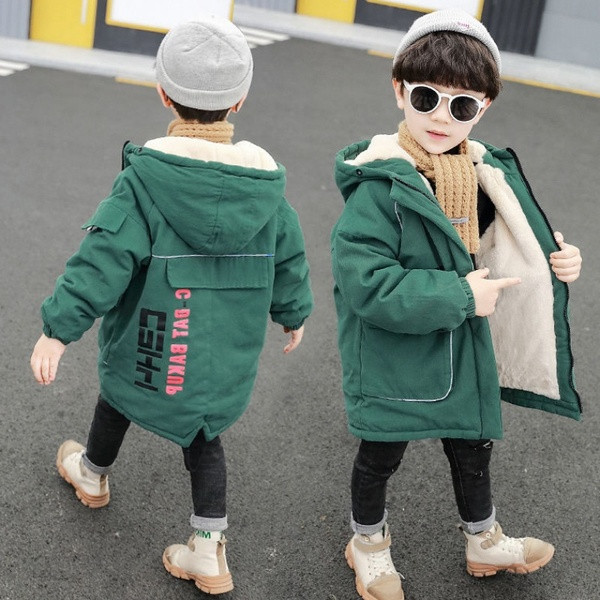 Keskmise pikkusega ja sooja voodriga laste jope