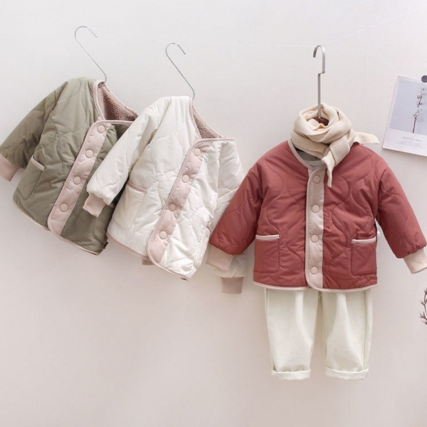 Õhuke nööpidega kevad-sügisjope unisex mudel