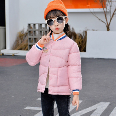 Geaca de toamna-iarna cu decolteu oval si nasturi