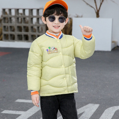 Geaca de toamna-iarna cu decolteu oval si nasturi