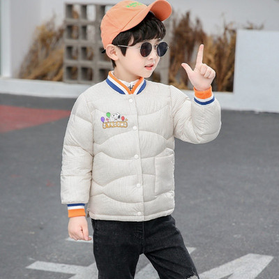 Geaca de toamna-iarna cu decolteu oval si nasturi