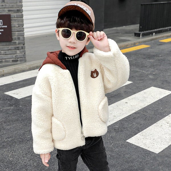 Pehme ja kapuutsiga laste talvejope poistele