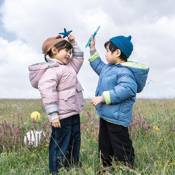 Παιδικό μπουφάν για αγόρια και κορίτσια με κουκούλα και επιγραφή