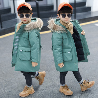 Παιδικό χειμερινό μπουφάν με επιγραφή και γούνα για αγόρια