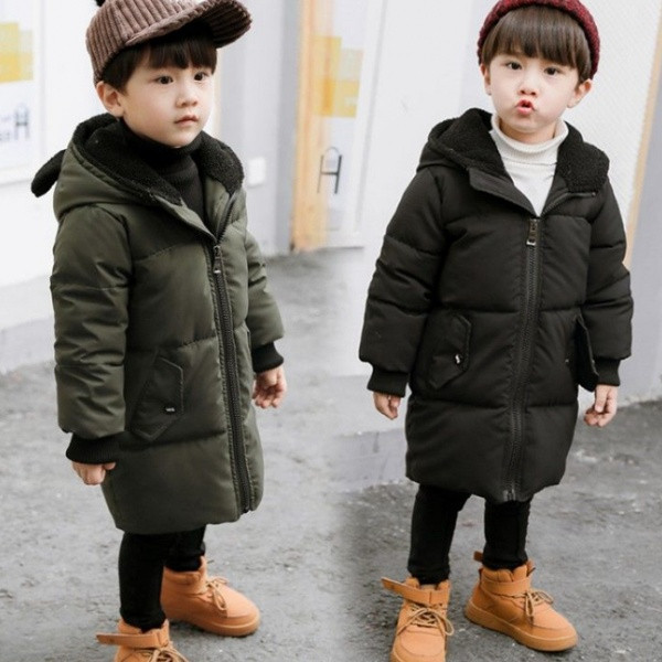 Tagaküljel värvilise aplikatsiooniga laste talvejope