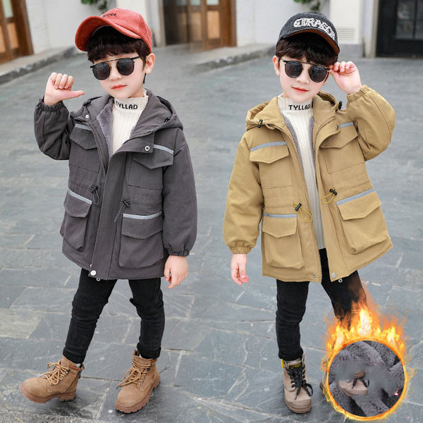 Μοντέρνο παιδικό μπουφάν με τσέπες και κουκούλα για αγόρια