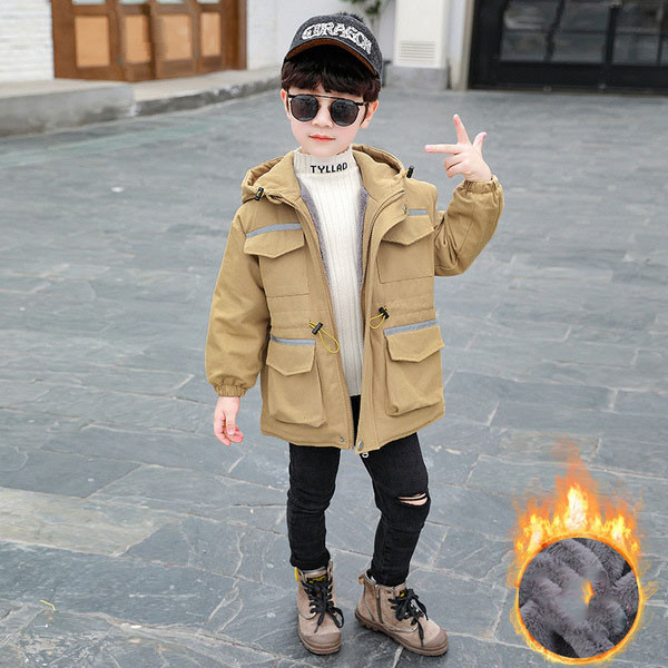 Μοντέρνο παιδικό μπουφάν με τσέπες και κουκούλα για αγόρια