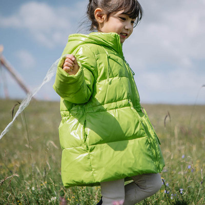 Μοντέρνο παιδικό μπουφάν για κορίτσια με κουκούλα και κορδόνια στη μέση
