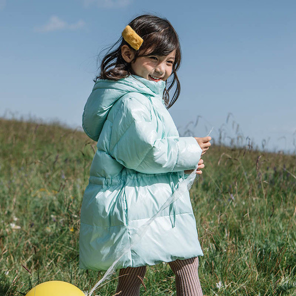 Μοντέρνο παιδικό μπουφάν για κορίτσια με κουκούλα και κορδόνια στη μέση