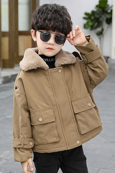 Μοντέρνο παιδικό μπουφάν με γιακά για αγόρια σε καφέ χρώμα