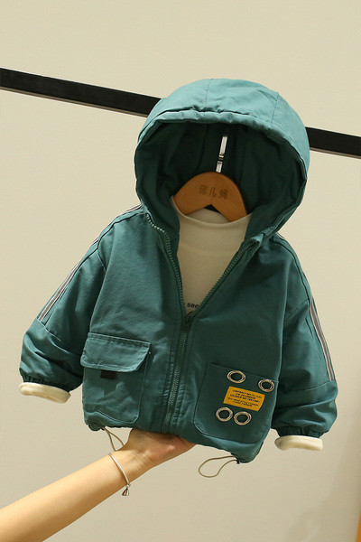 Παιδικό μπουφάν με φερμουάρ και απλικέ στη πλάτη