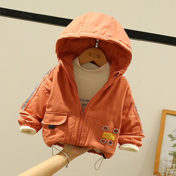 Παιδικό μπουφάν με φερμουάρ και απλικέ στη πλάτη