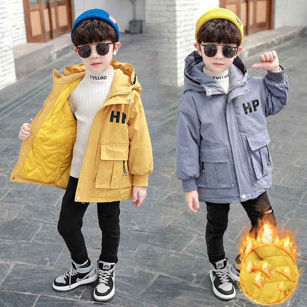 Uut mudelit kirjaga ja taskutega laste jope poistele