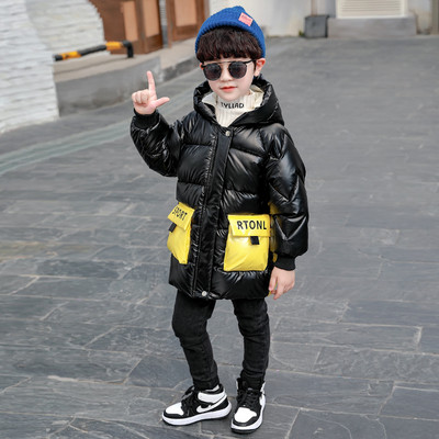 Talvine kapuutsiga ja aplikatsiooniga laste jope poistele