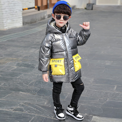 Talvine kapuutsiga ja aplikatsiooniga laste jope poistele