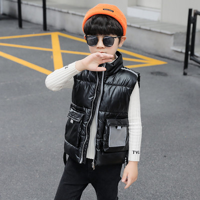 Kõrge kraega igapäevane lastevest poistele - kaks mudelit