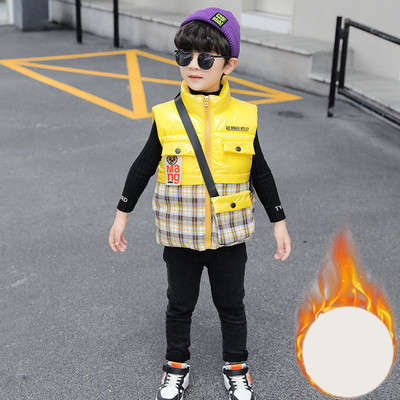 Kõrge kraega igapäevane lastevest poistele - kaks mudelit