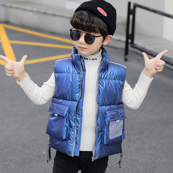 Kõrge kraega igapäevane lastevest poistele - kaks mudelit