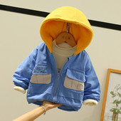 Παιδικό φθινοπωρινό  μπουφάν για αγόρια με κουκούλα και απλικέ στη πλάτη