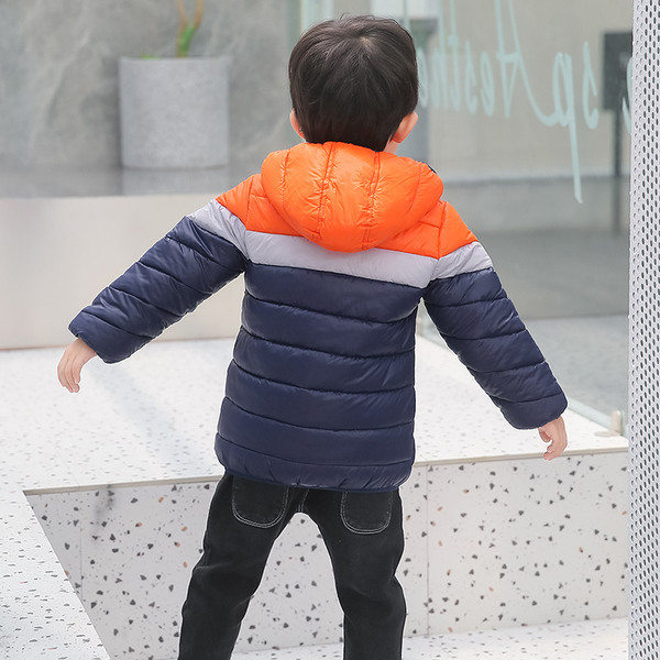 Kapuutsiga laste vabaaja jope poistele