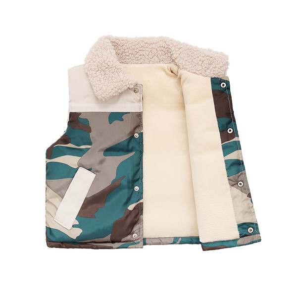 Καθημερινό γιλέκο για αγόρια με μοτίβο καμουφλάζ και τσέπες