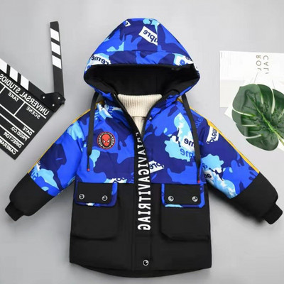 Χειμερινό μπουφάν για αγόρια μεσαίου μήκους με κουκούλα και χρωματιστό μοτίβο