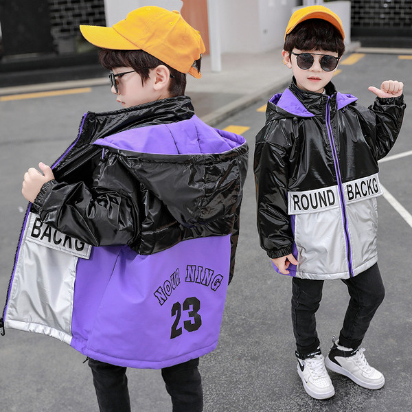 Παιδικό καθημερινό μπουφάν  με κουκούλα και επιγραφές κατάλληλο για αγόρια