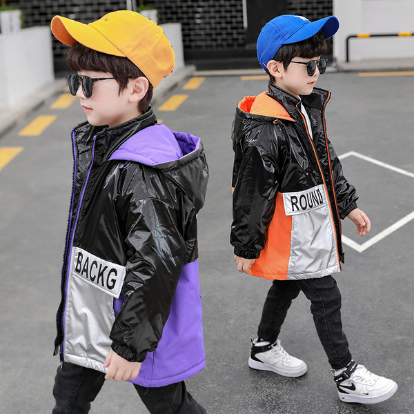 Παιδικό καθημερινό μπουφάν  με κουκούλα και επιγραφές κατάλληλο για αγόρια