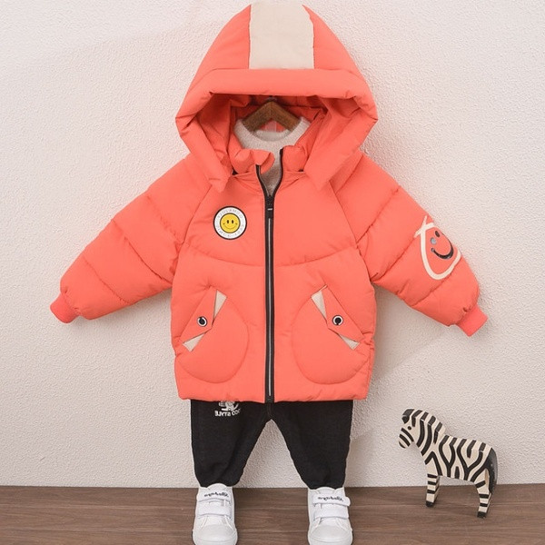 Kapuutsiga ja värvitrükiga laste talvejope