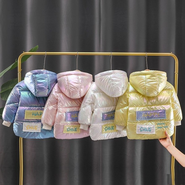 Uue mudeli kapuutsiga ja kirjadega laste jope poistele